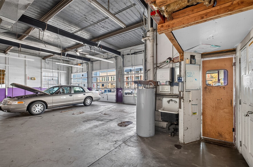 More Photos Of 1058 N State St, Bellingham General Retail For Sale