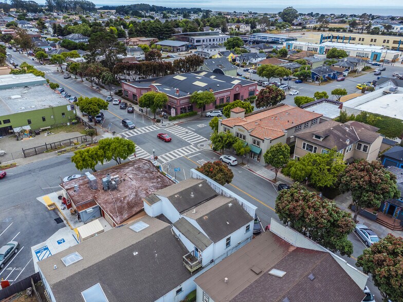More Photos Of 535-539 Main St, Half Moon Bay Storefront Retail Residential For Sale