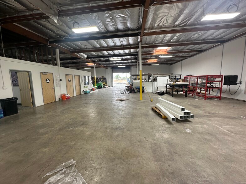 More Photos Of 14258 Valley Blvd, City Of Industry Manufacturing For Lease
