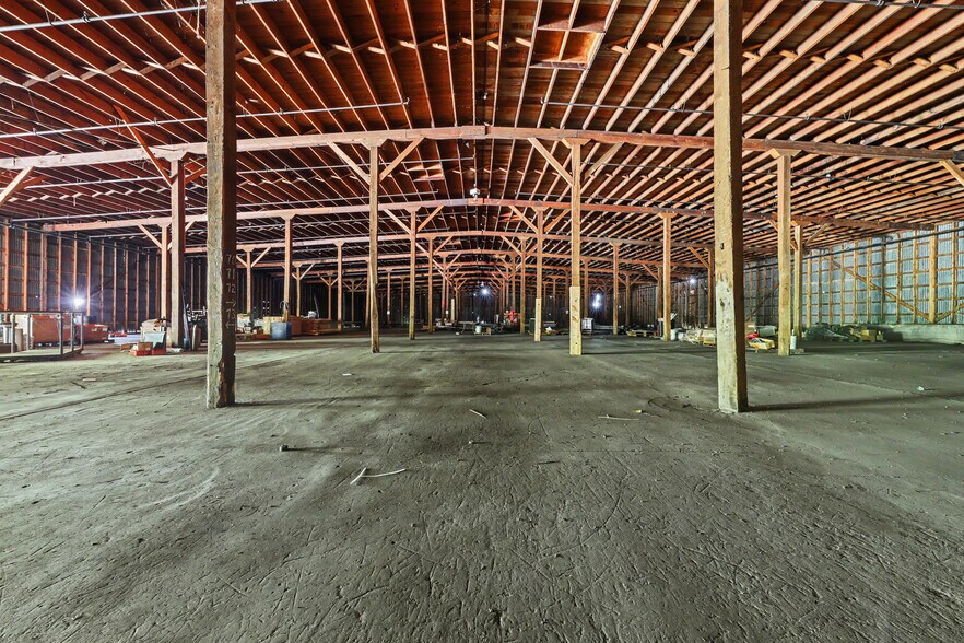 More Photos Of 237 Loretta St, Greeneville Industrial For Sale