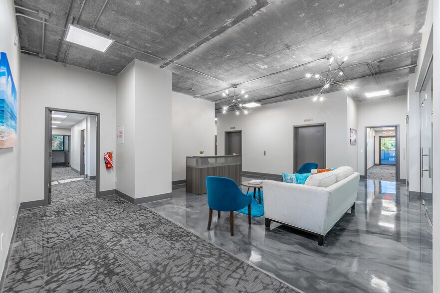 More Photos Of 2081 SE Ocean Blvd, Stuart Office For Sale