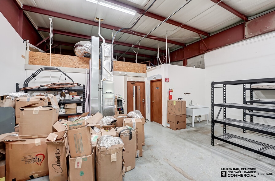 More Photos Of 400-460 Fame Rd, Dayton Light Distribution For Lease