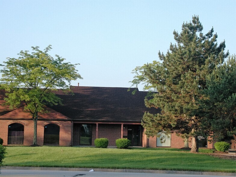 More Photos Of 635 Park Meadow Rd, Westerville Office For Lease