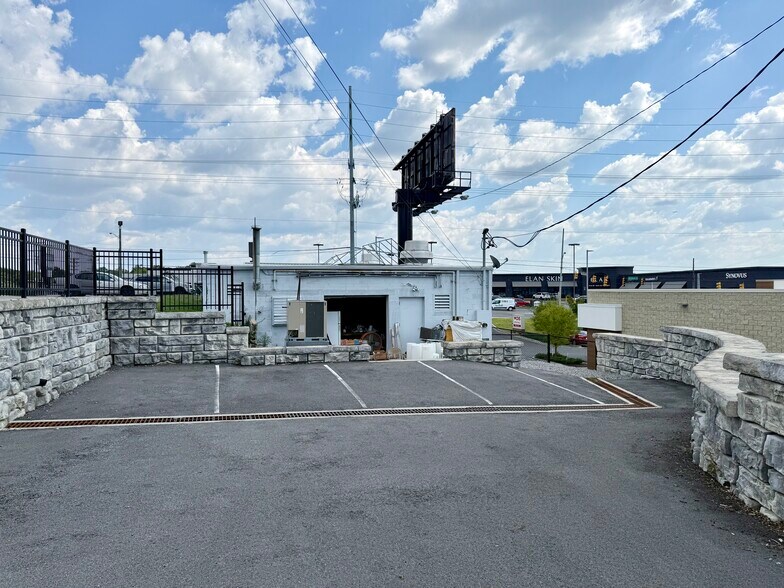More Photos Of 3707 Hillsboro Pike, Nashville Storefront Retail Office For Sale