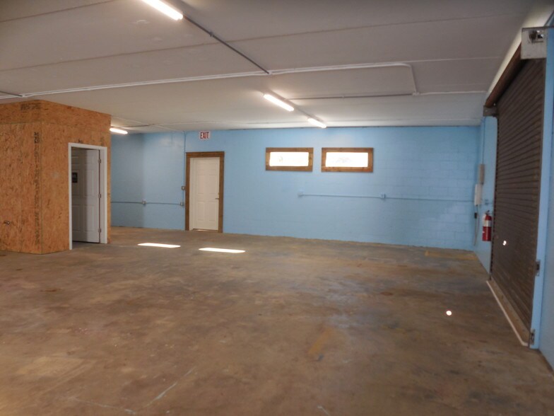 More Photos Of 4401 Wigmore St, Jacksonville Warehouse For Lease