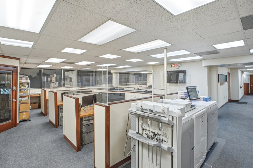More Photos Of 4075 SW 83rd Ave, Miami Office For Sale