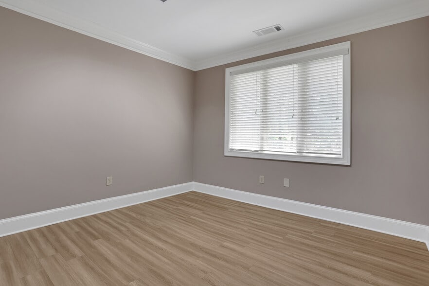More Photos Of 4720 Peachtree Industrial Blvd, Berkeley Lake Office For Lease