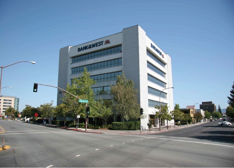 More Photos Of 900 Veterans Blvd, Redwood City Office For Lease