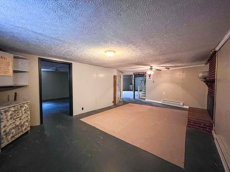 More Photos Of 1001 E Lynchburg Salem Tpke, Bedford Office For Sale