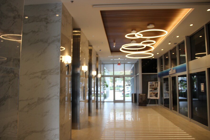 More Photos Of 7300 N Kendall Dr, Miami Office For Lease
