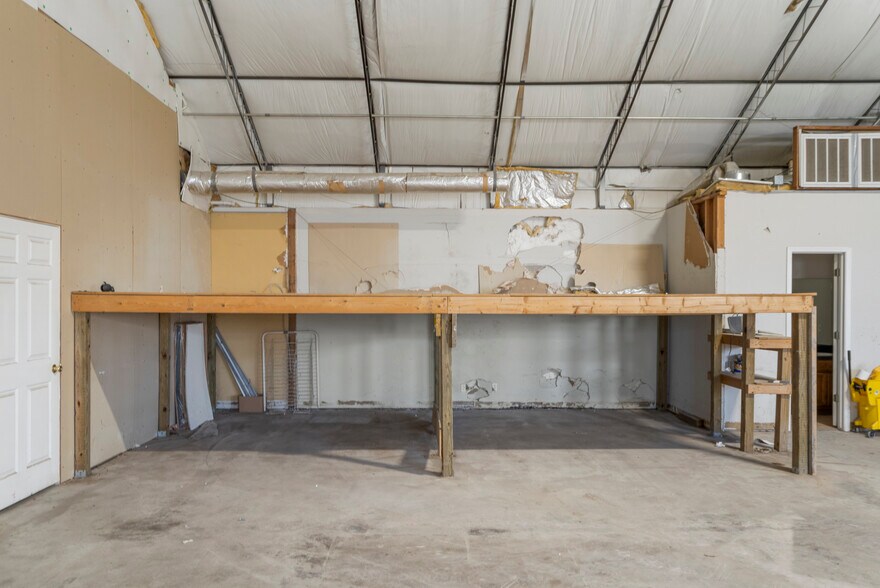 More Photos Of 26400 E 111th St S, Coweta Flex For Sale