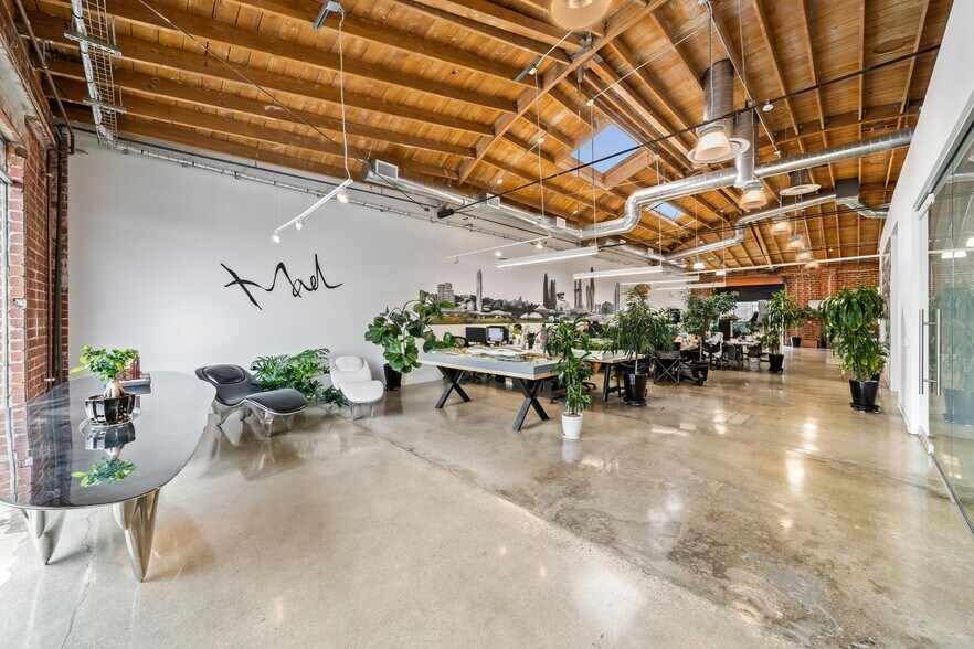 More Photos Of 2014-2058 Broadway, Santa Monica Loft Creative Space For Lease