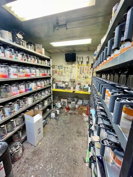 More Photos Of 9625 NE Vancouver Way, Portland Warehouse For Lease