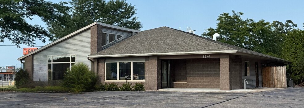 Primary Photo Of 5541 US Highway 10 E, Stevens Point Medical For Lease