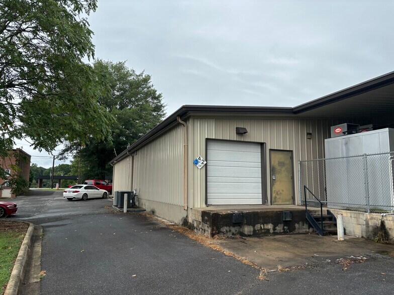 More Photos Of 120 E Main St, Boonville General Retail For Lease