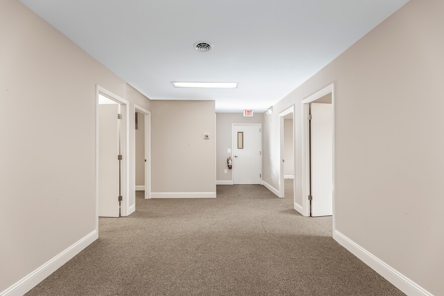 More Photos Of 5885 Allentown Rd, Suitland Office For Lease