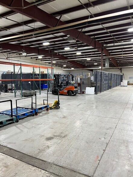 More Photos Of 1657 N State St, Lehi Manufacturing For Lease