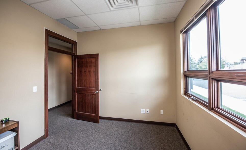 More Photos Of 4450 Erin Dr, Eagan Medical For Lease