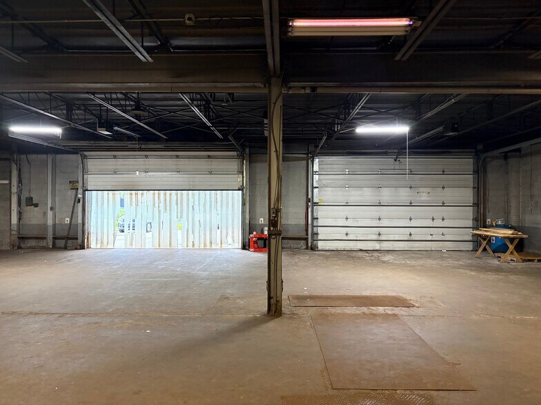 More Photos Of 4315 Walnut St, McKeesport Warehouse For Lease