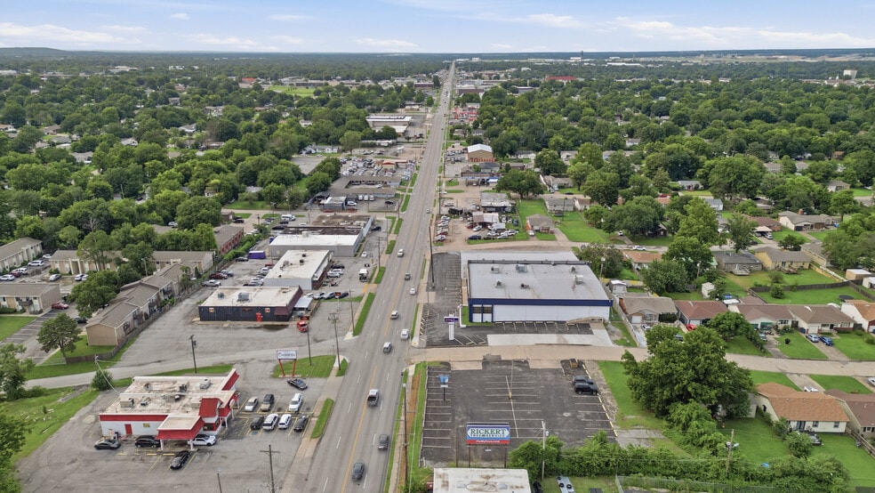 More Photos Of 851 S Sheridan Rd, Tulsa Freestanding For Sale