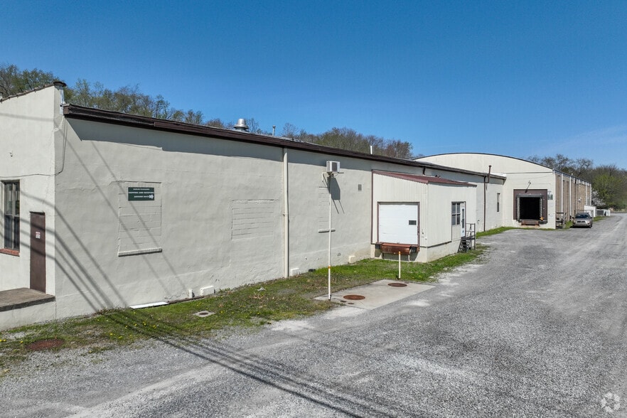 More Photos Of 131 Kline Ave, Callery Warehouse For Lease