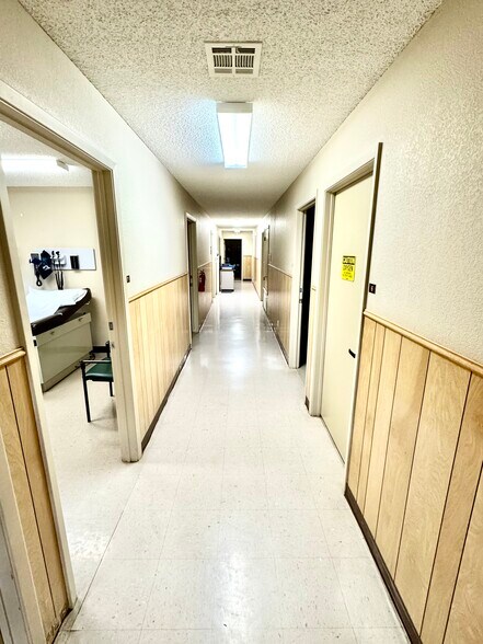 More Photos Of 101 Anthony Dr, Teague Medical For Sale