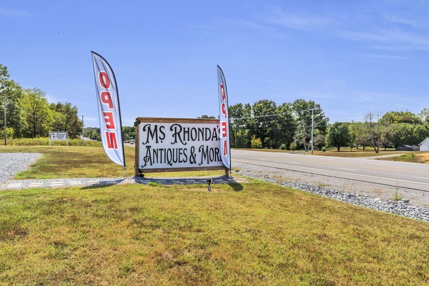 More Photos Of 2120 Old Highway 431 S, Greenbrier Freestanding For Sale