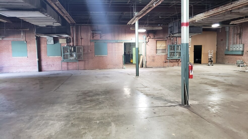 More Photos Of 203 Adams St, Burlington Warehouse For Sale