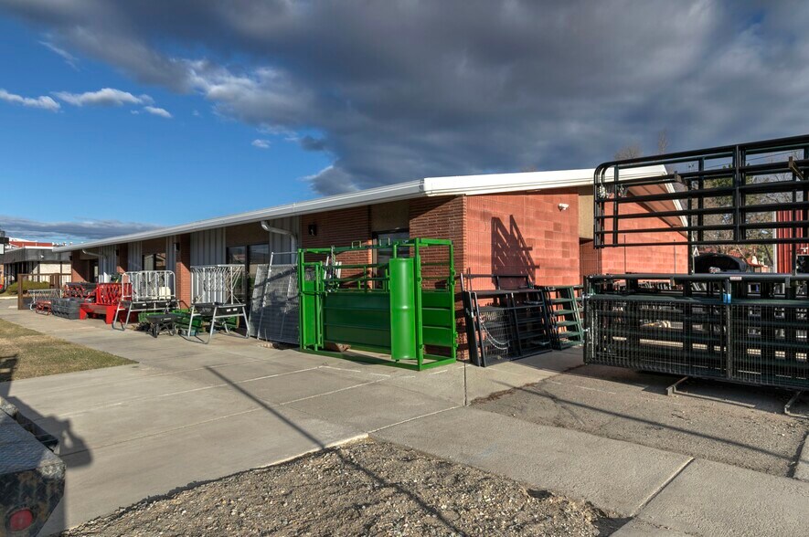 More Photos Of 401 Milwaukee Ave, Deer Lodge Office For Sale