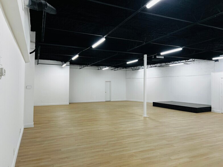 More Photos Of 2912 N Macarthur Blvd, Irving Medical For Lease