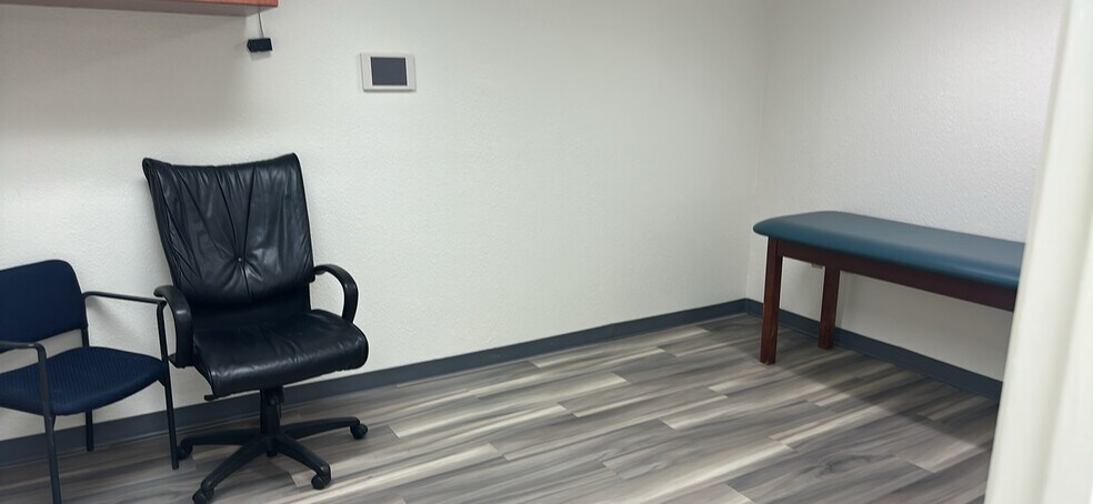 More Photos Of 5620 W Thunderbird Rd, Glendale Medical For Sale