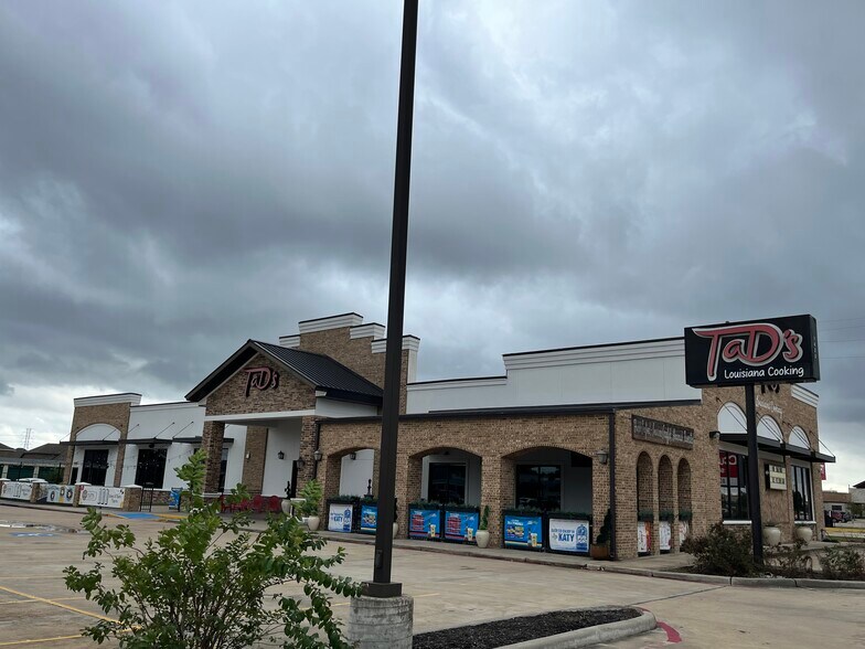 More Photos Of 1435 FM 1463 Rd, Katy Showroom For Sale