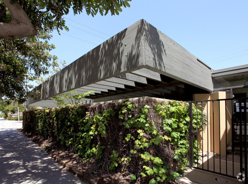 More Photos Of 296 Redondo Ave, Long Beach Office For Lease