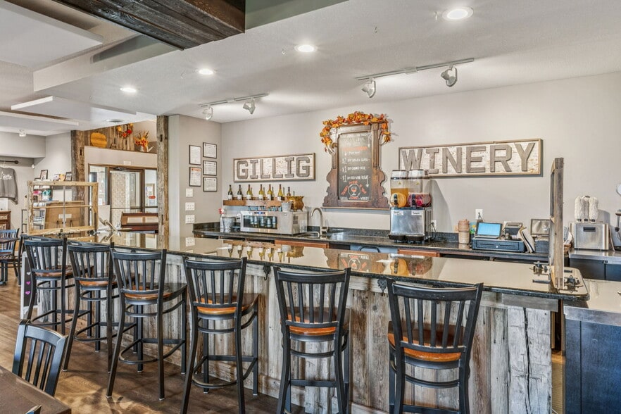 More Photos Of 1720 North Ridge Rd, Findlay General Retail For Sale