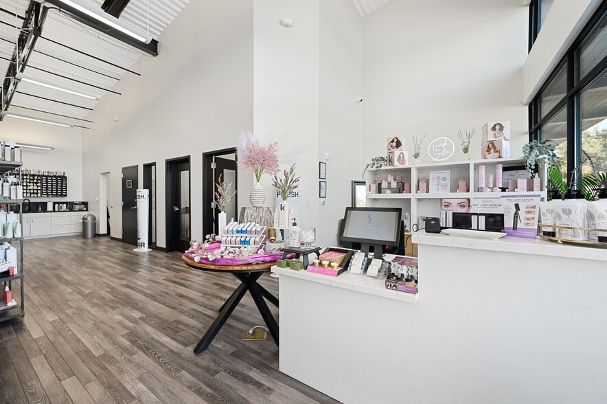 More Photos Of 901 N Vista Ridge Blvd, Cedar Park General Retail For Sale