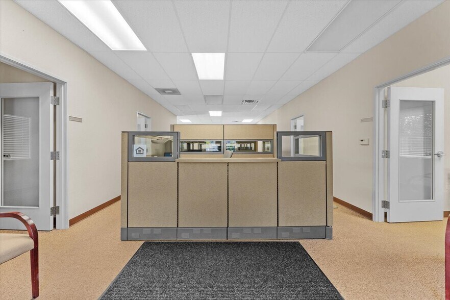 More Photos Of 2155 Larkspur Ln, Redding Office For Sale