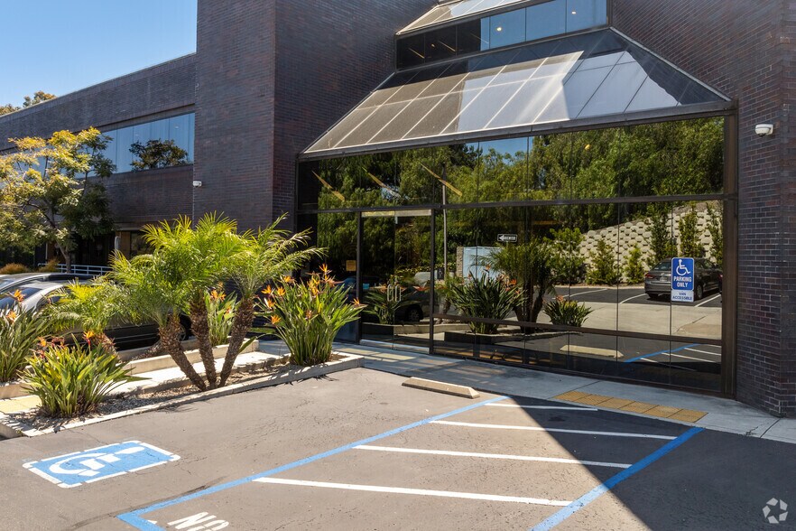 More Photos Of 4375 Jutland Dr, San Diego Loft Creative Space For Sale
