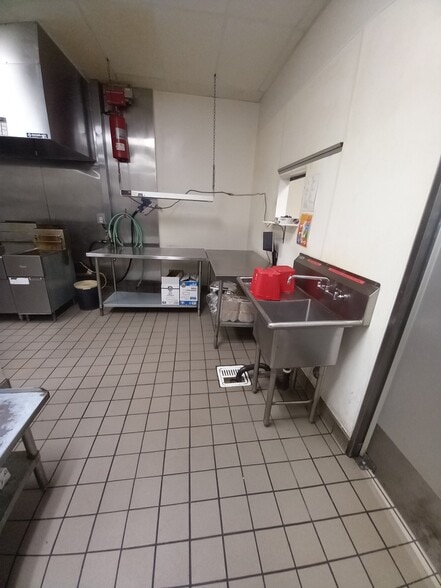 More Photos Of 641 N Main St, Corona Freestanding For Lease