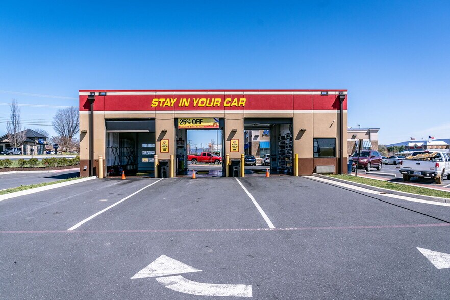 More Photos Of 2000 Rosser Ave, Waynesboro Auto Repair For Sale