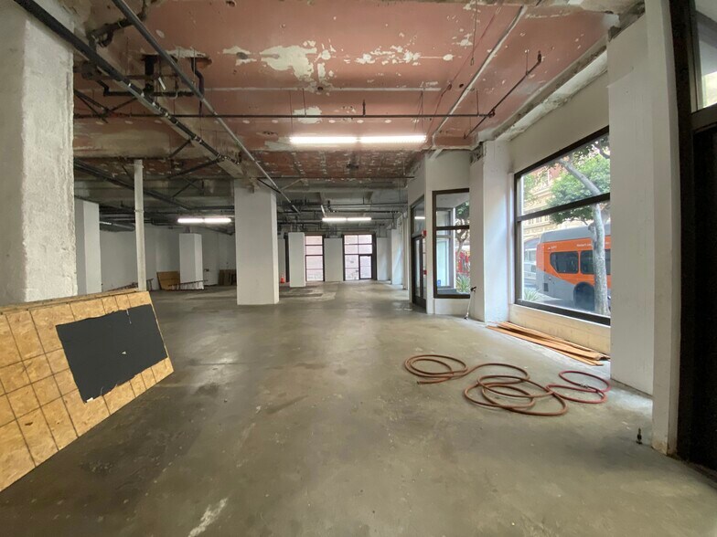 More Photos Of 460 S Spring St, Los Angeles Apartments For Lease