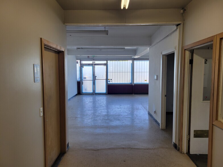 More Photos Of 1938 Milwaukee Way, Tacoma Warehouse For Lease