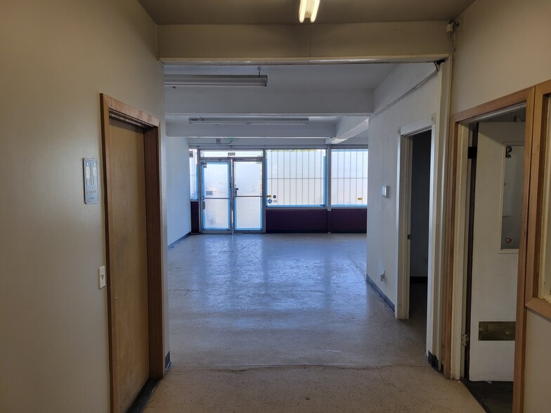 More Photos Of 1938 Milwaukee Way, Tacoma Warehouse For Sale