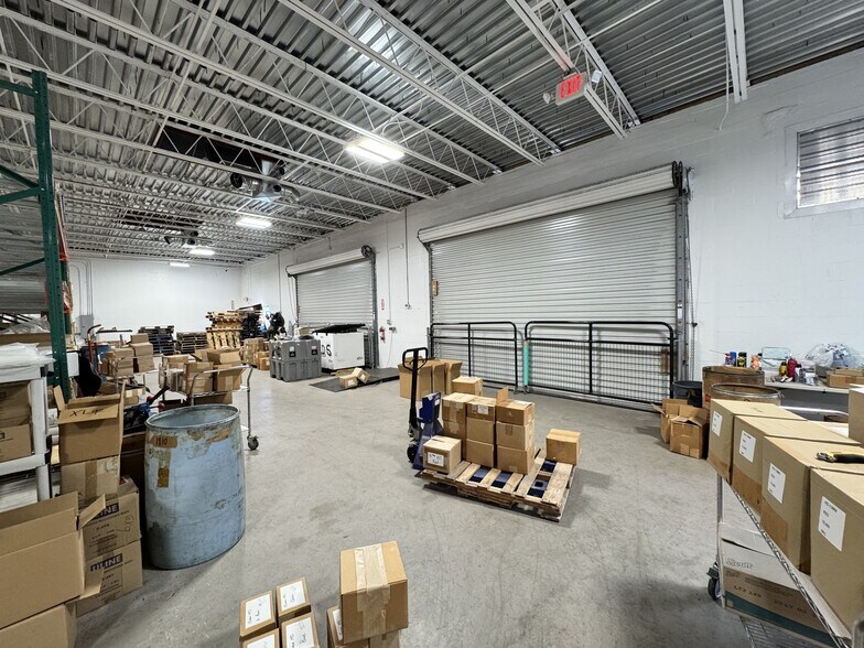 More Photos Of 1638-1644 S Segrave St, South Daytona Truck Terminal For Sale