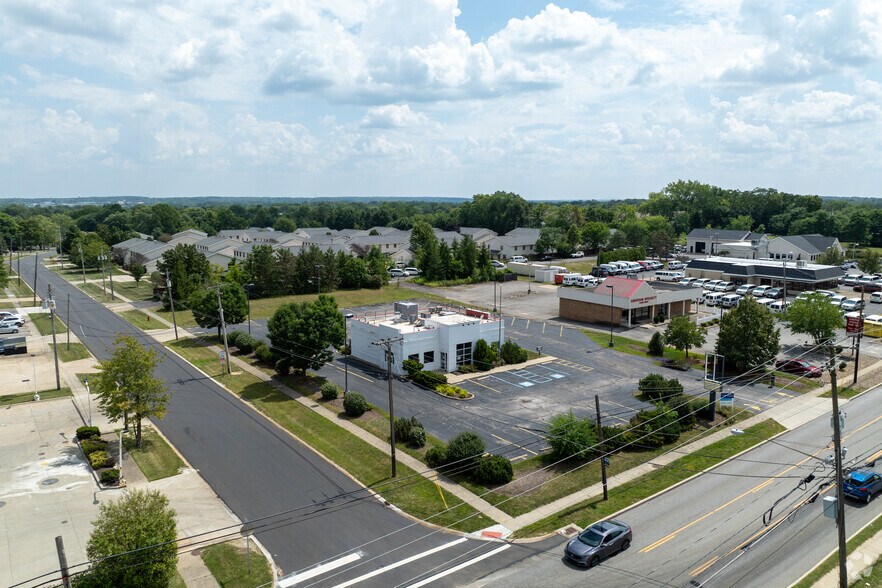 More Photos Of 1245 Pearl Rd, Brunswick Fast Food For Lease