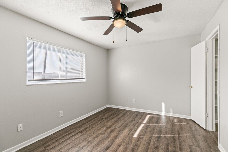 More Photos Of 8800 Gulf Fwy, Houston Apartments For Sale