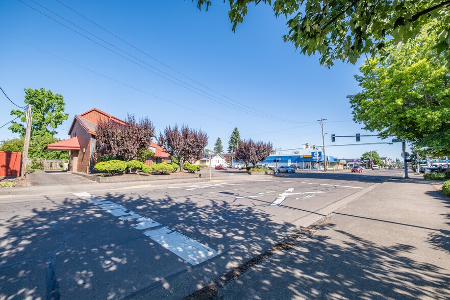 More Photos Of 1010 S Main St, Lebanon Loft Creative Space For Lease