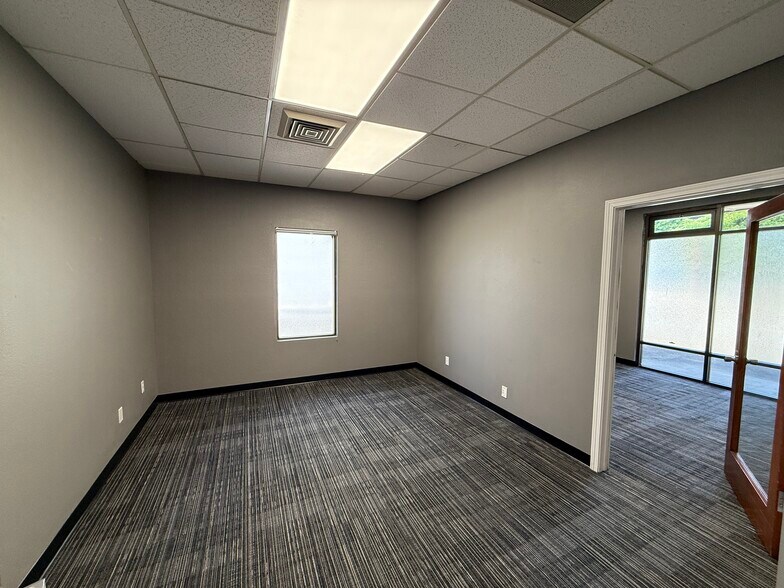 More Photos Of 748 Market St, Redding Office For Sale