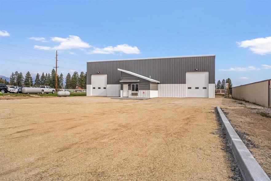 More Photos Of 82 Rock Chuck Rd, Victor Warehouse For Sale
