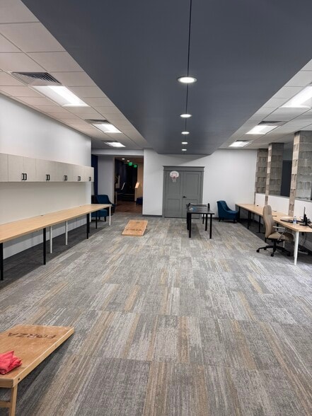 More Photos Of 6470 N Shadeland Ave, Indianapolis Office For Lease