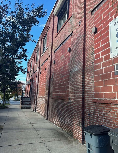 More Photos Of 163 Imlay St, Brooklyn Warehouse For Lease